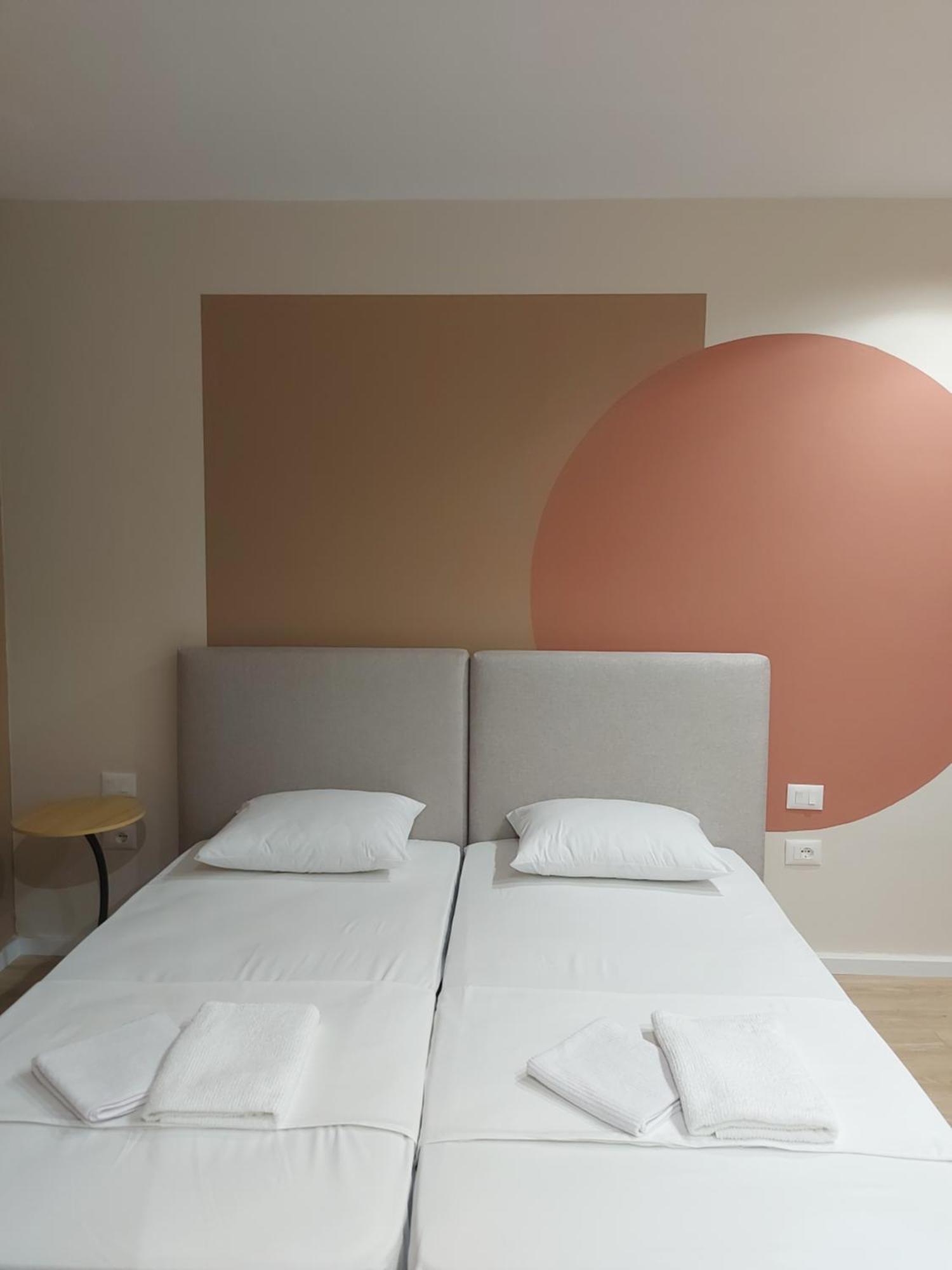 Отель Center Cozy Nest Тирана Экстерьер фото
