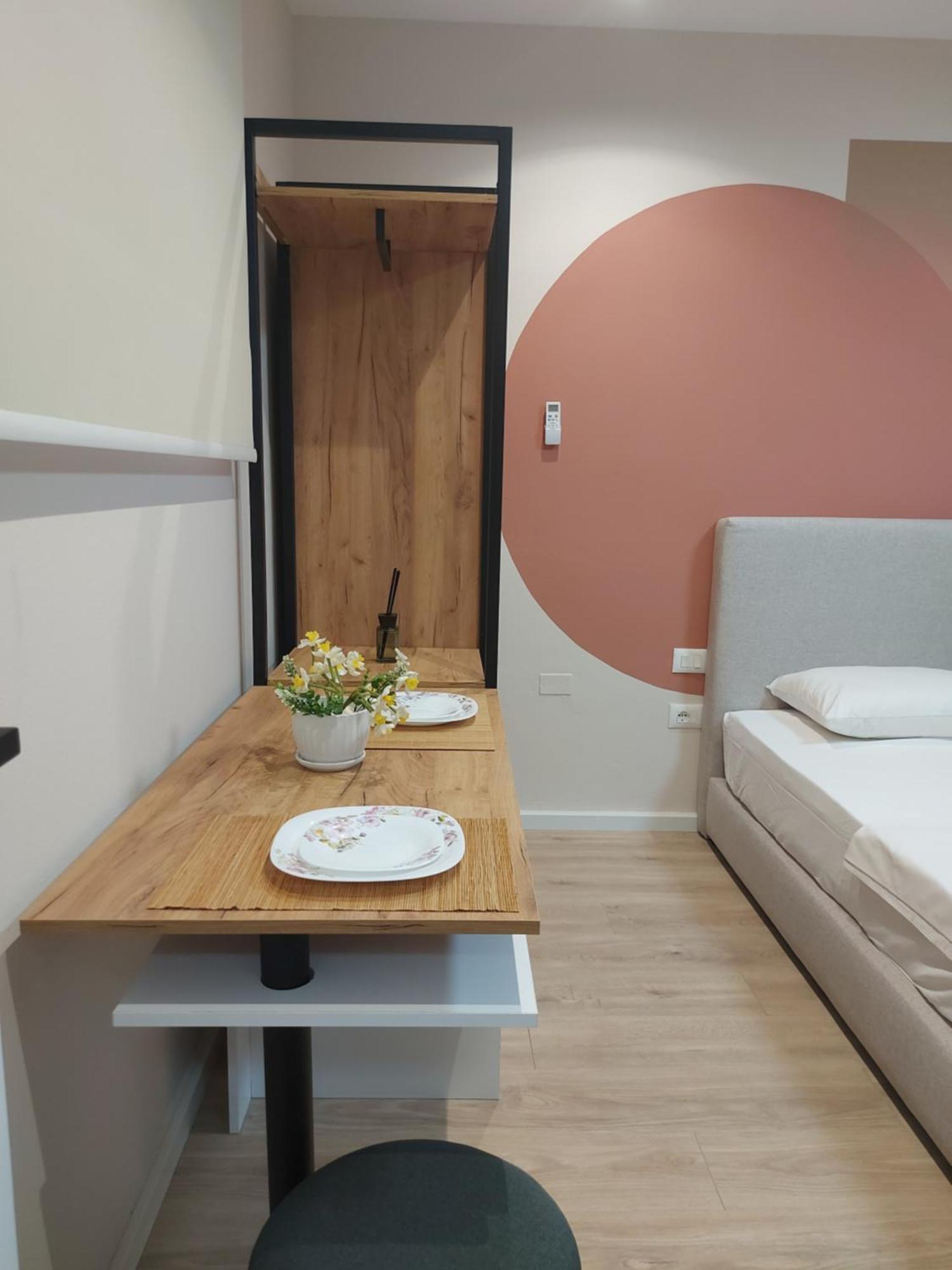 Отель Center Cozy Nest Тирана Экстерьер фото