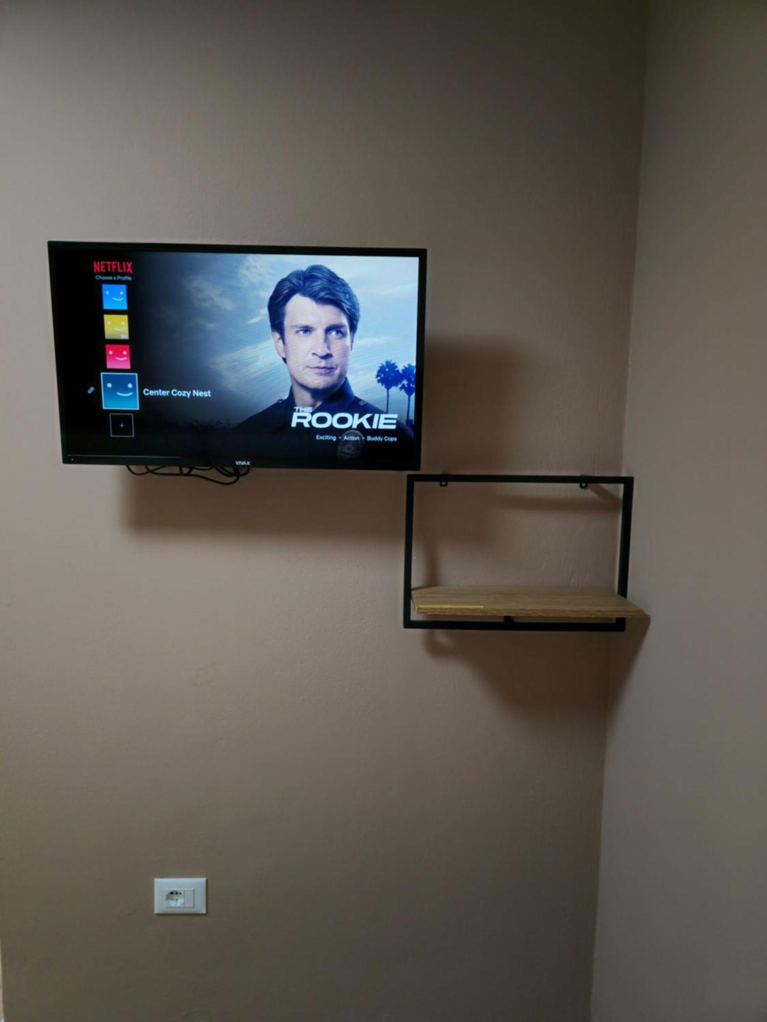 Отель Center Cozy Nest Тирана Экстерьер фото