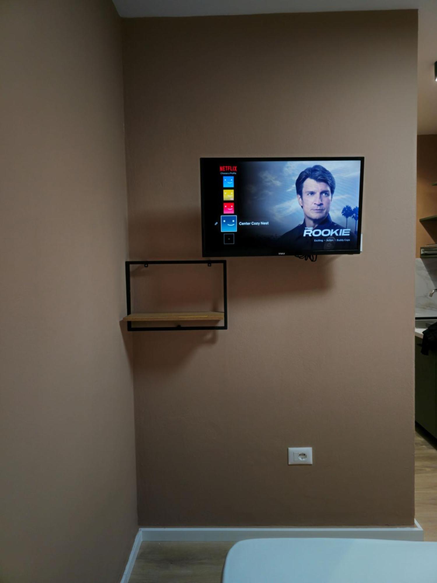 Отель Center Cozy Nest Тирана Экстерьер фото