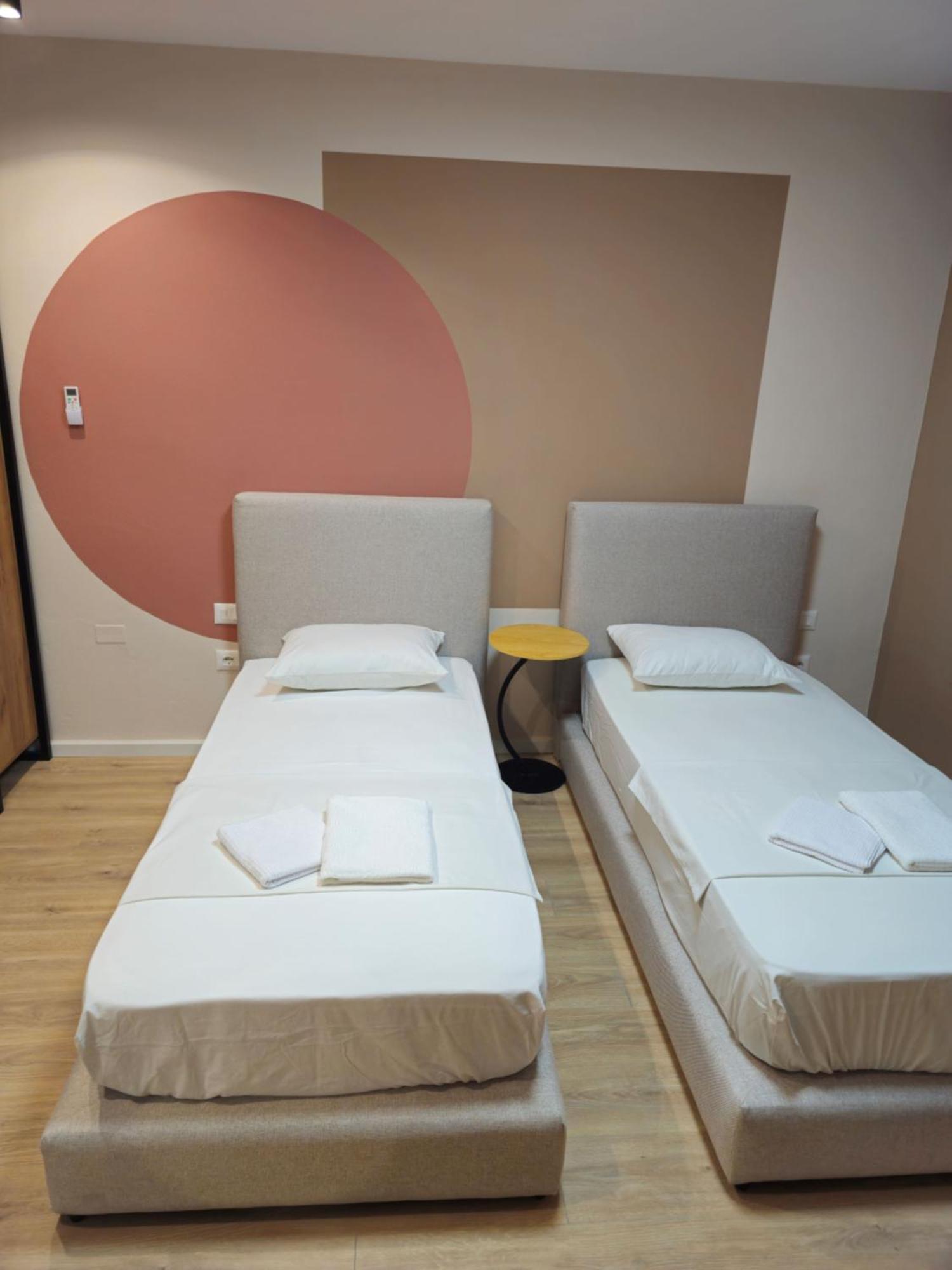 Отель Center Cozy Nest Тирана Экстерьер фото
