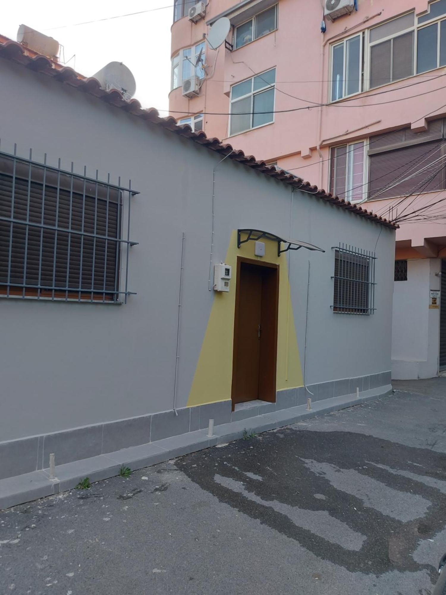 Отель Center Cozy Nest Тирана Экстерьер фото
